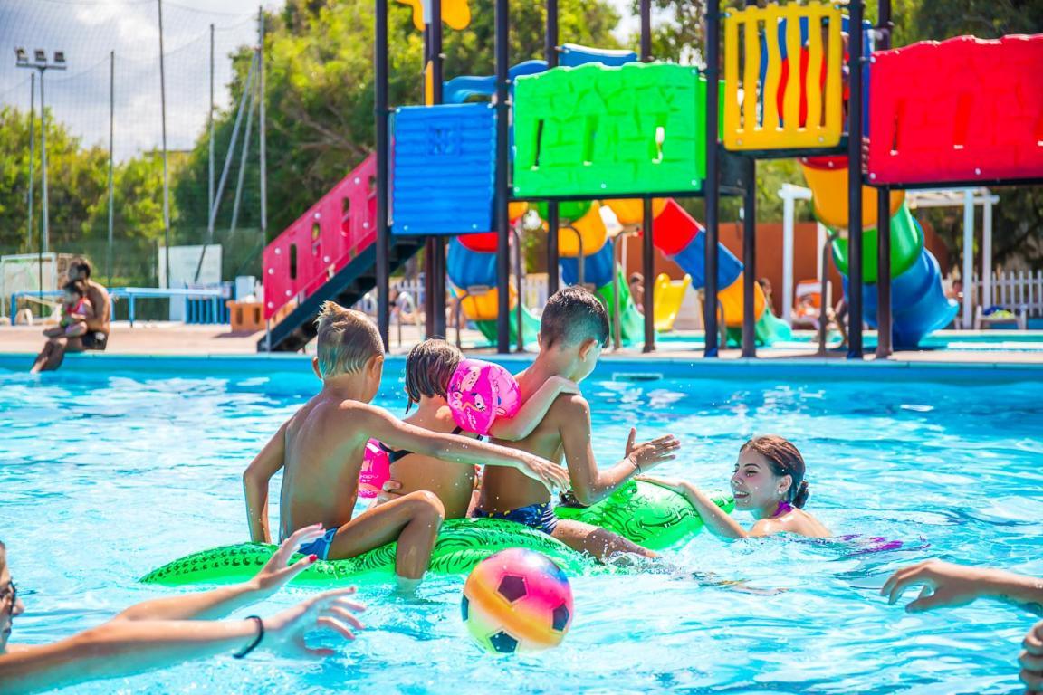 Village & Camping La Foce فاليدوريا المظهر الخارجي الصورة